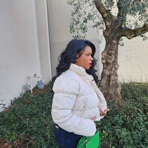 Cropped puffer jacket cream color